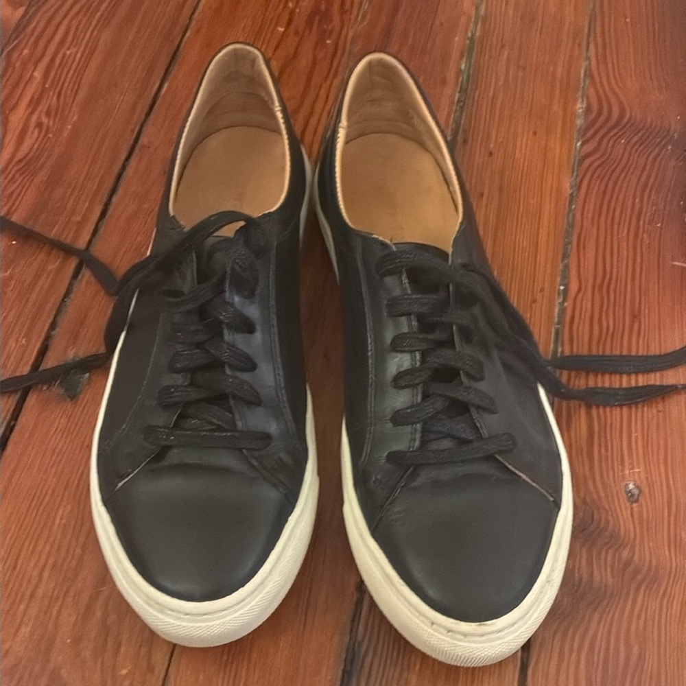 Beckett Simonon Black Leather Reid Sneaker, men’s size 9 (European size 42)